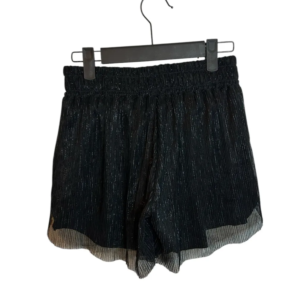 NWT BSBW Black Metallic Pleated Pull On Shorts Size XS - Image 2