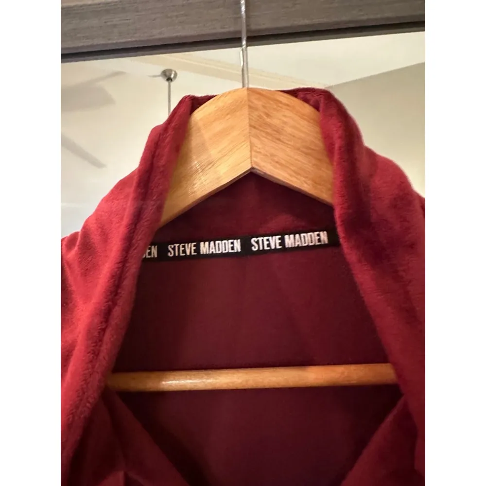 Steve Madden ‎ Velvet Button Up Blouse, M, Burgundy - Image 3