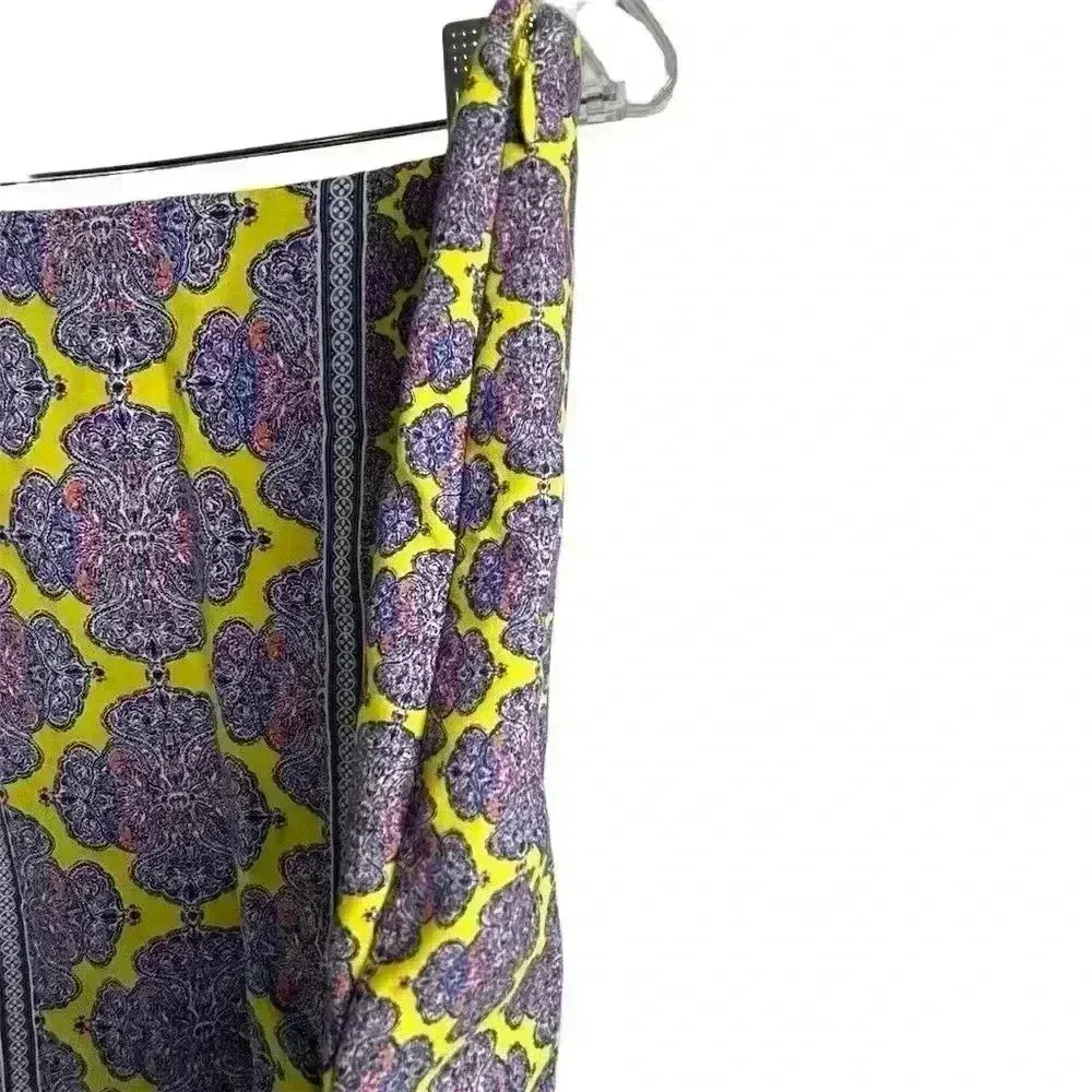 The Limited Women's Size 14 Medallion Pencil Skirt Knee Length yellow/Blue - Image 5