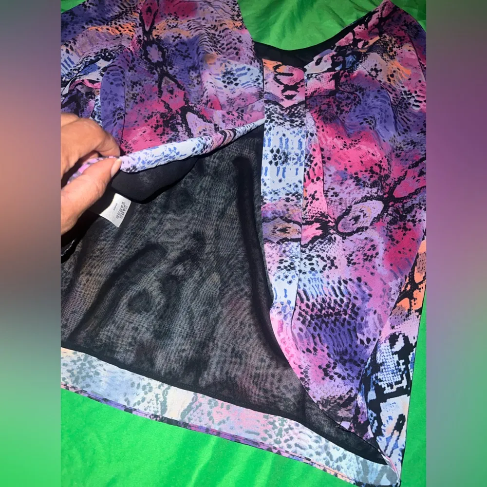 Bar III Multicolor Snake Print Women's Top size XL - Image 9