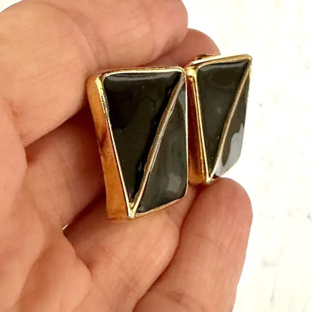 Dotty Smith black and gold tone square clip on earrings - Image 3