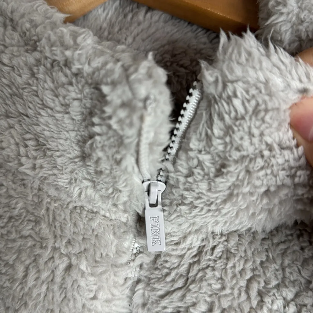 PINK Victoria's Secret Sherpa Teddy Long Sleeves  Zip Up Plush Gray Jacket sz XL - Image 8