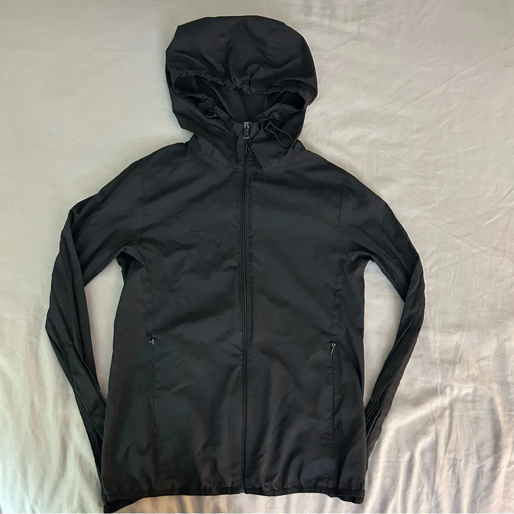 Uniqlo Black Women’s XS Packable Rain Jacket, Windbreaker - Image 3