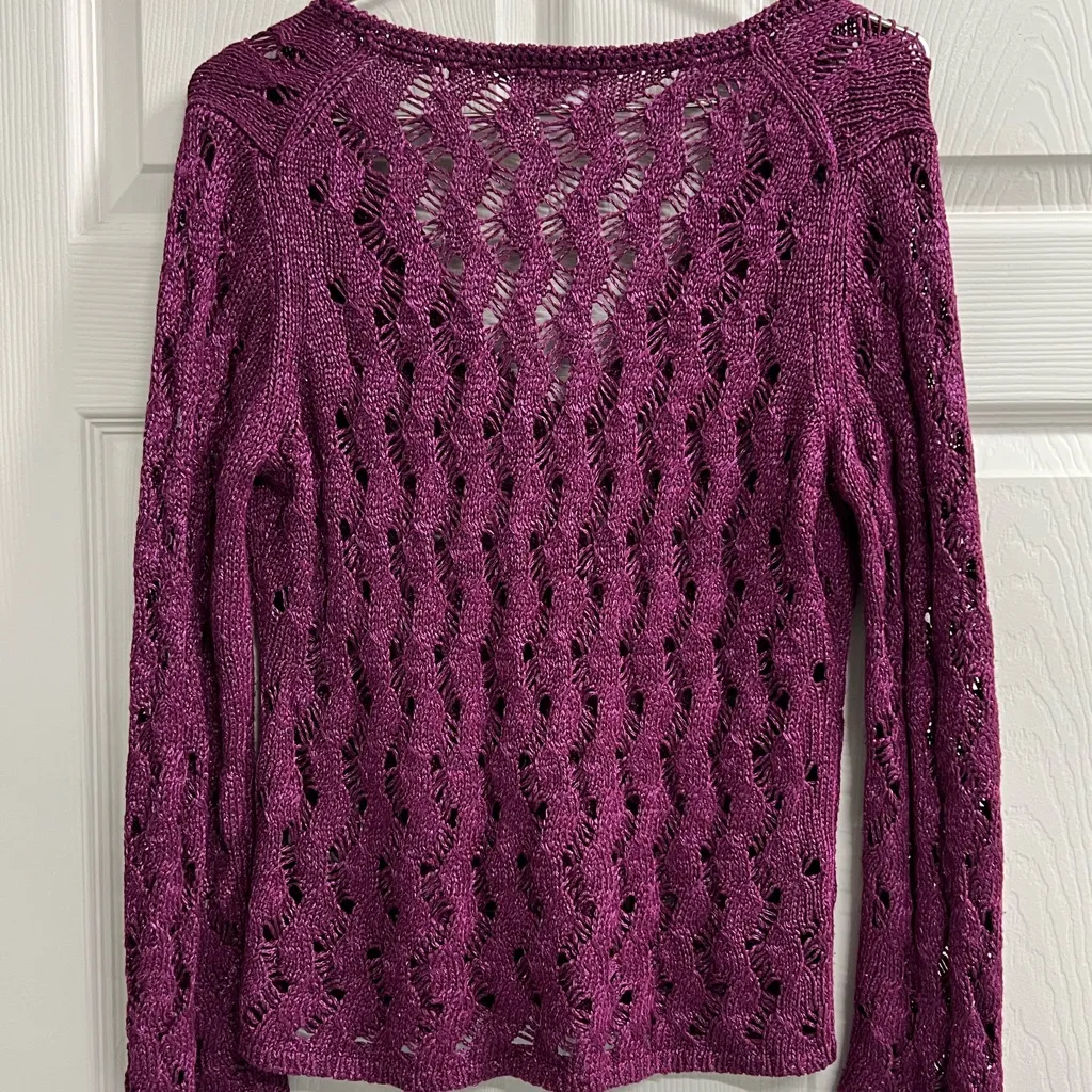Ann Taylor LOFT Loose Knit V Neck Maroon Sweater - Size Medium Petite - EUC - Image 2