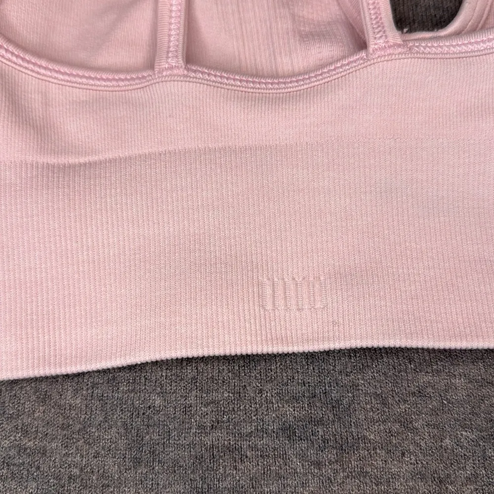 Lululemon Sports Bra, Possibly Size 8 - Image 8