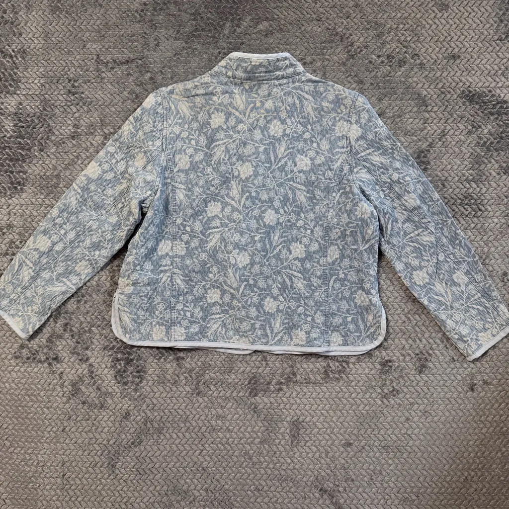 Isaac Mizrahi Live! DENIM Quilted Floral Printed Chambray jackets size large - Image 3