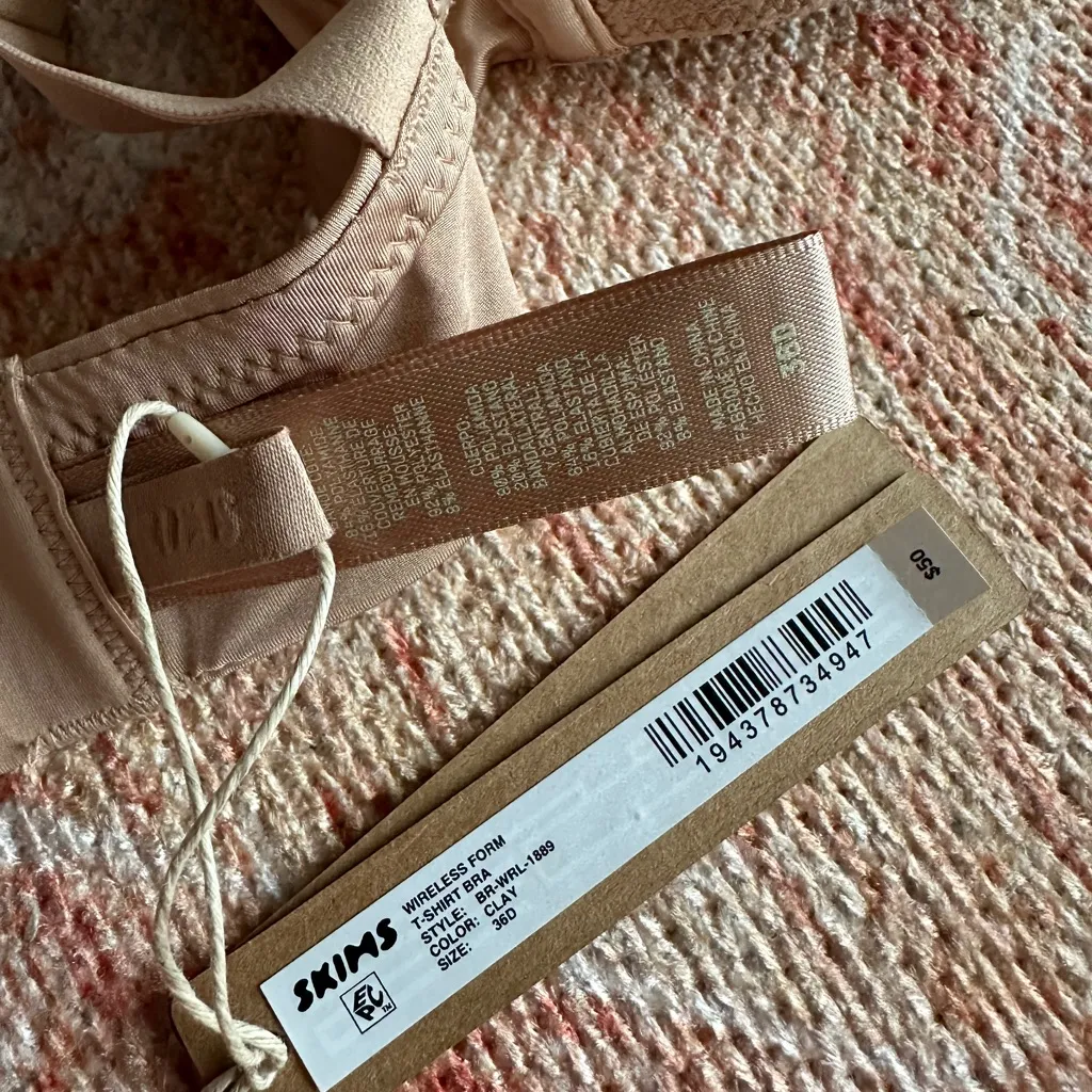 NWT SKIMS wireless form tshirt bra in clay size 36D - Image 2