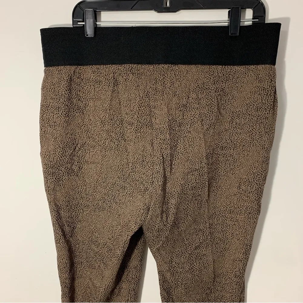 Soft Surroundings Sassy Speckled Animal Print Leggings Size L - Image 8