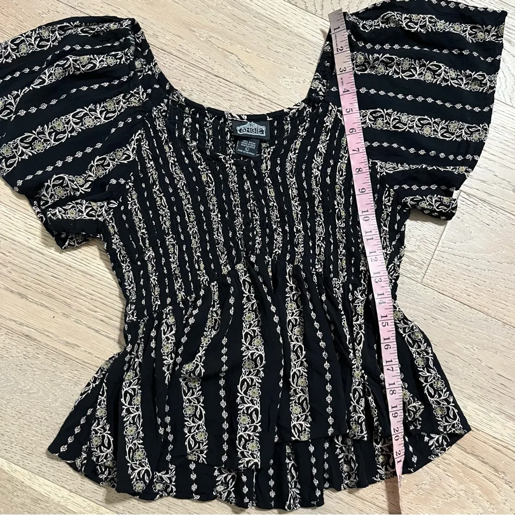 Angie Boho Smocked Babydoll Top Black Floral Flutter Sleeve Peplum Large - Image 7
