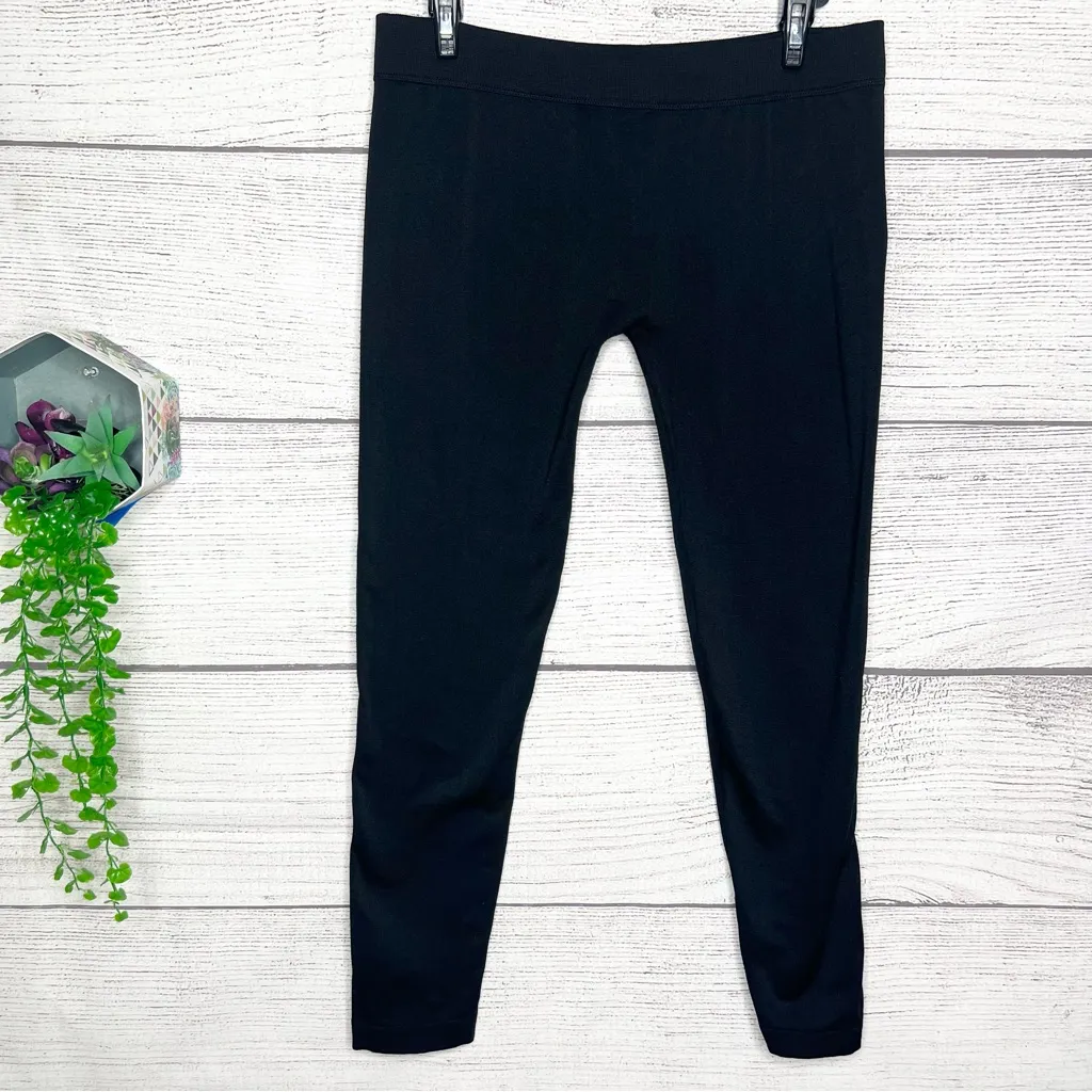 Icon Apparel Black Low Rise Cropped Leggings Size M/L Warm Stretch Layering Cozy - Image 2