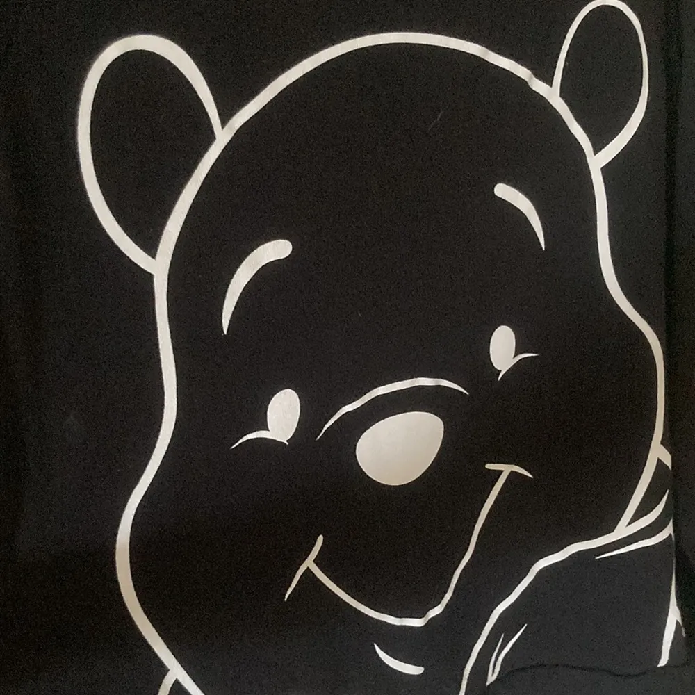 Disney Winnie the Pooh Graphic Boatneck Sweater Black Size Medium Mom Like New - Image 5