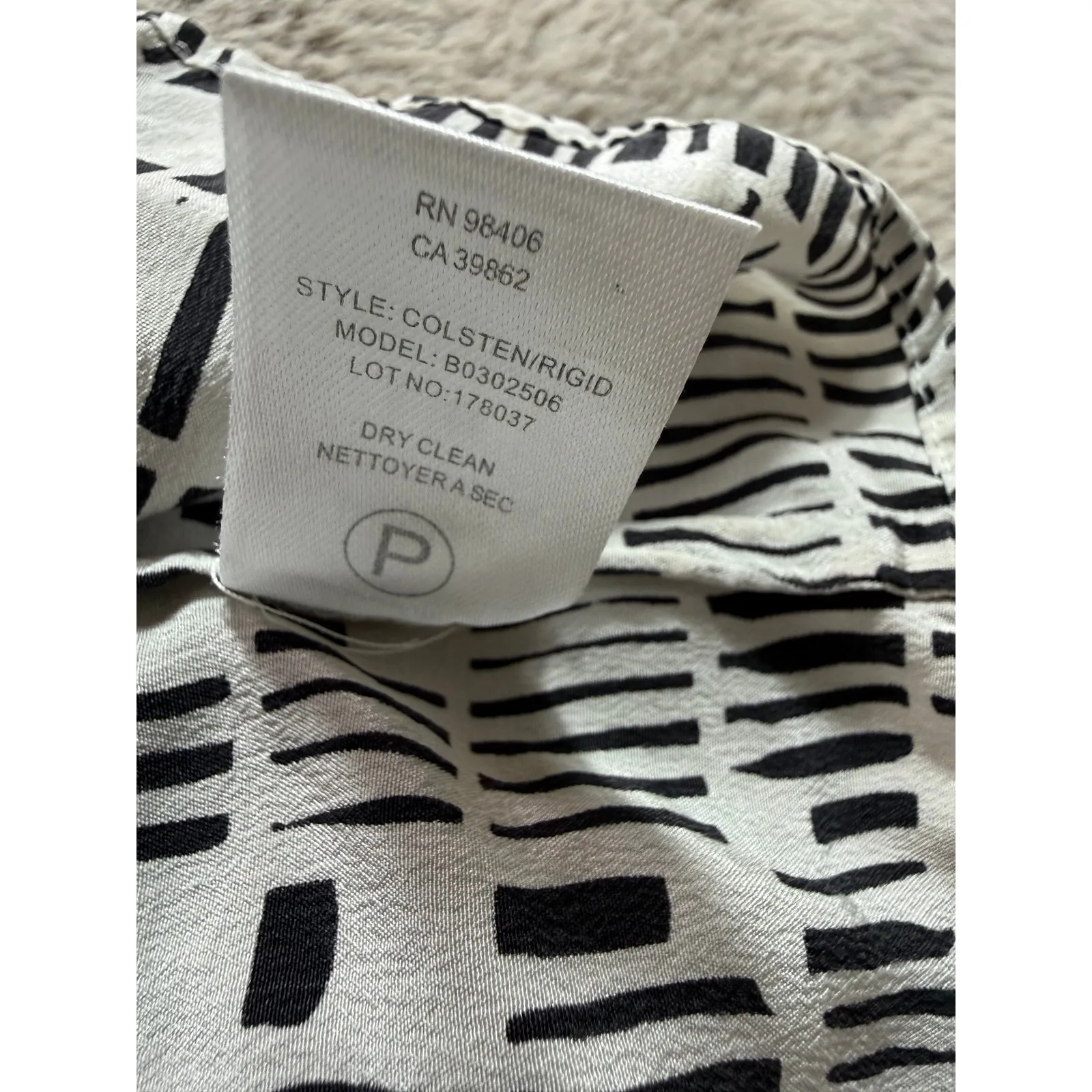 Theory Sleeveless Silk Shirt Size L Geometric Print Pleated Front‎ Minimalist - Image 5