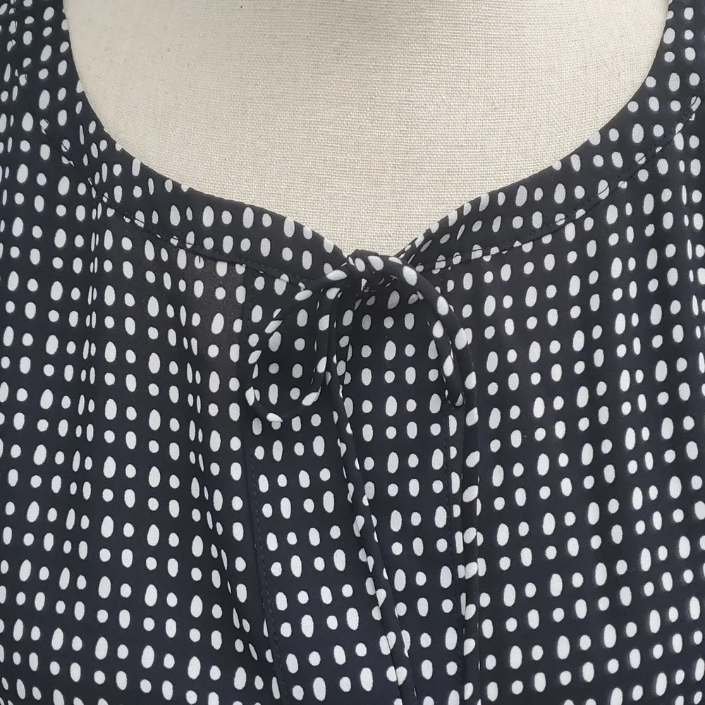 Loft Polka Dot V-Neck Mixed Media Short Sleeve Blouse - Image 4