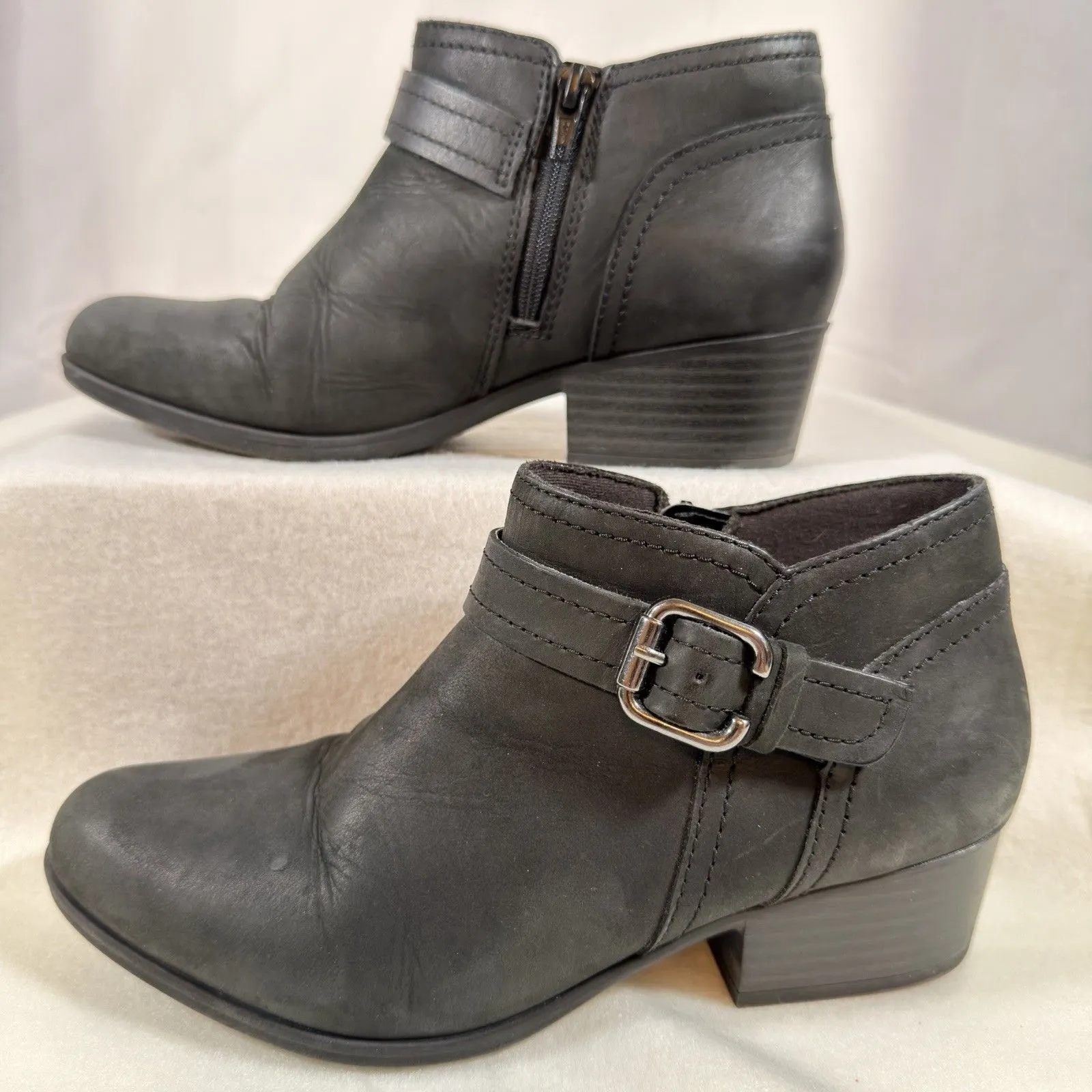 Clarks Womens 7 Adreena Ankle Booties Black Leather Buckle 26161900 Nubuck Heel - Image 2