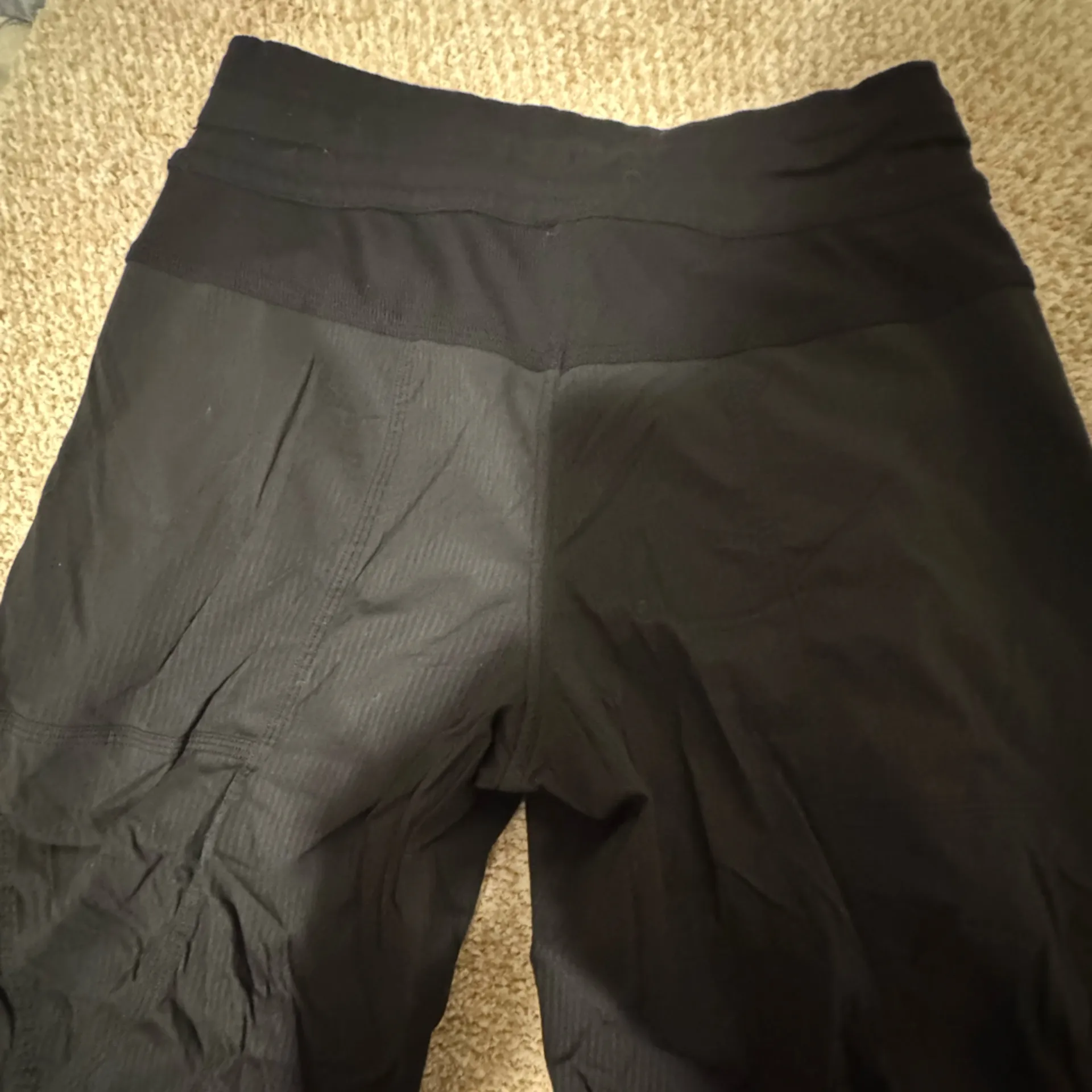Lululemon crop dance studio size 6 - Image 4