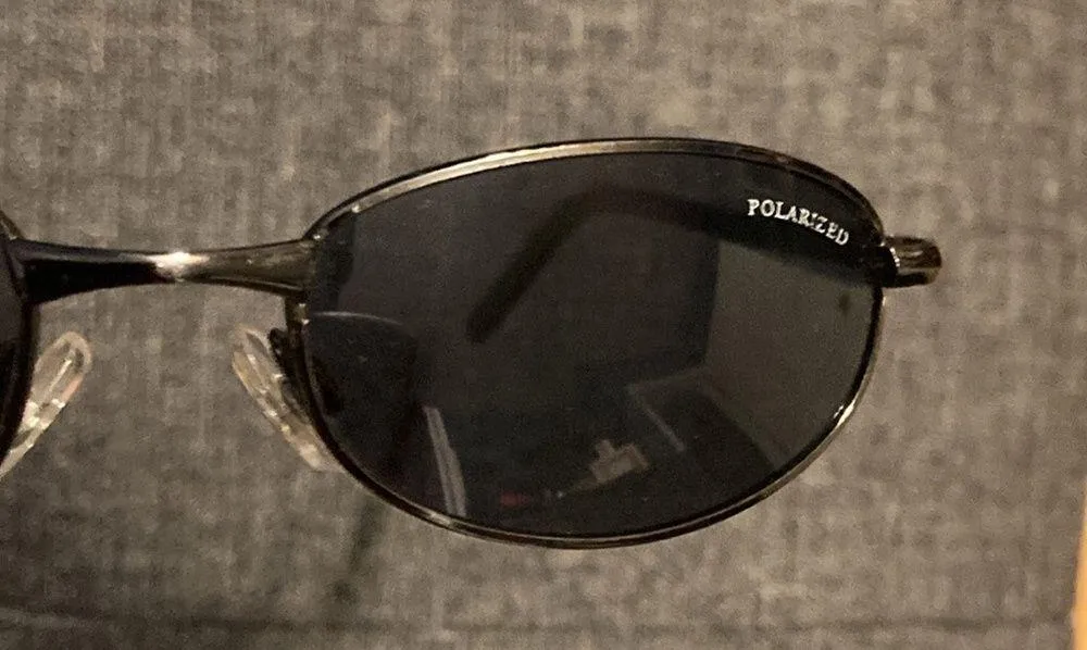 Betsey Johnson Polarized Sunglasses - Image 6