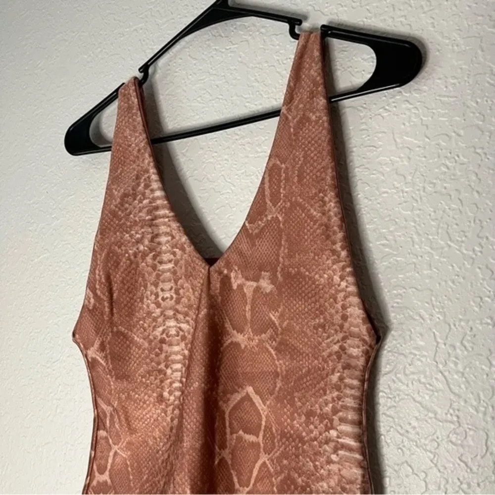 Koral Womens size S Pink Sand Ambition Reptile Bodysuit Cheeky Swim Deep V Neck - Image 62