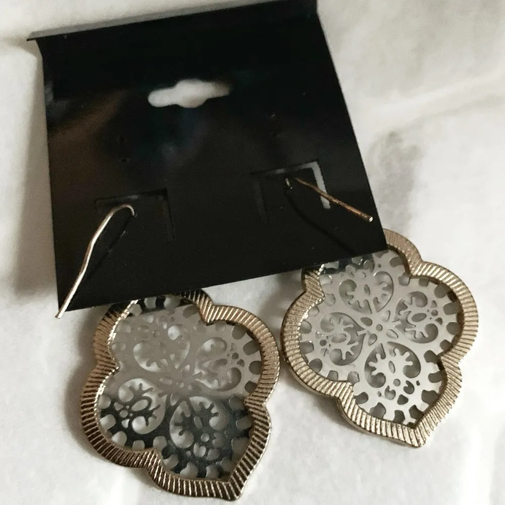 BOUTIQUE Silver & Gold Moroccan Boho Dangle Earring Set - Image 3