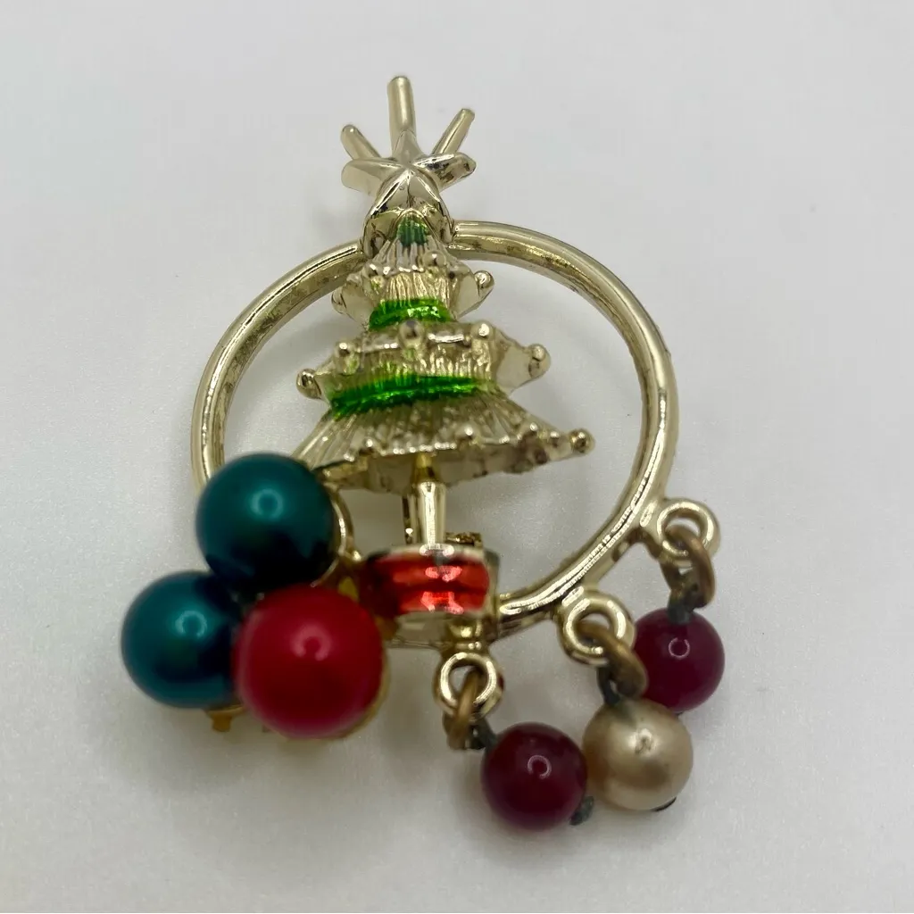 Festive Christmas Tree Brooch with Faux Pearl Ornaments Gold - Image 2
