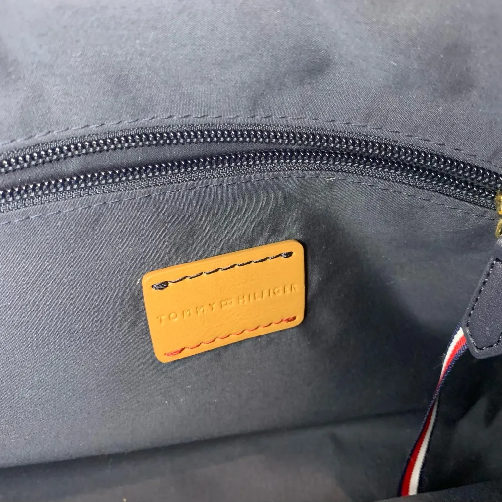 Tommy Hilfiger Beige Tote - Image 4
