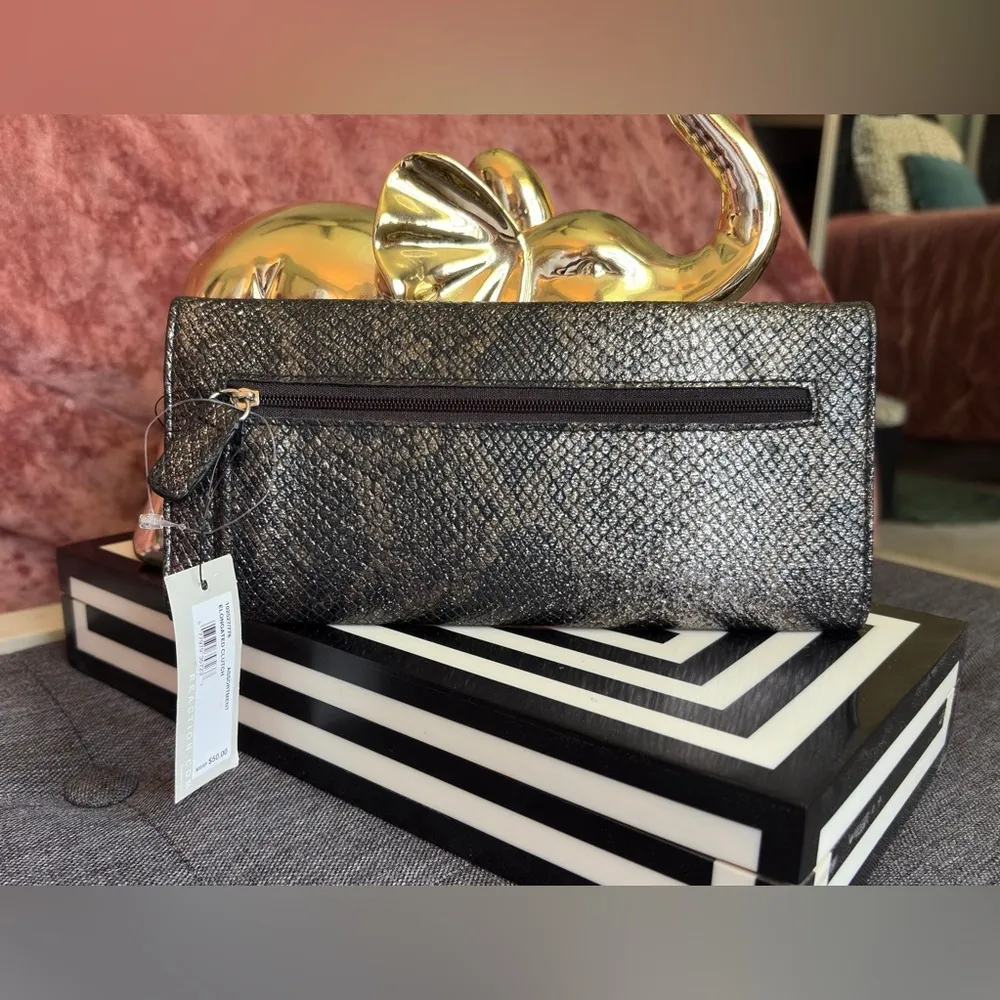 Kenneth Cole  Reaction Ladies Wallet - Image 2