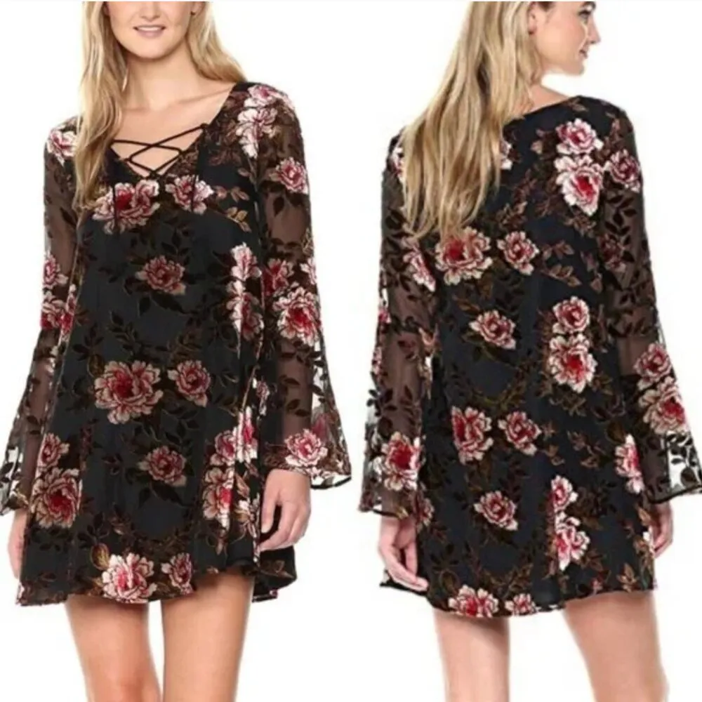 CUPCAKES AND CASHMERE ANTHROPOLOGIE Valda Velvet Burnout Dress Black Bell Sleeve - Image 2