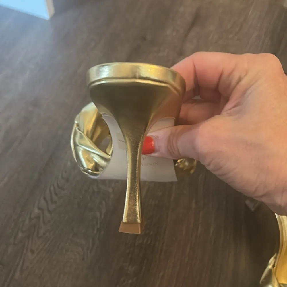 EUC Nine West Gold Square Toe Puffer Braid Heel Sandals 8 - Image 3