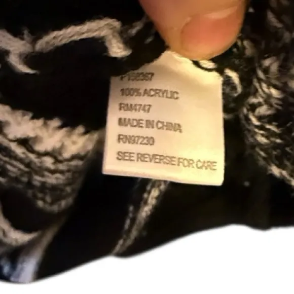 Almost Famous Acrylic Sweater - Image 5