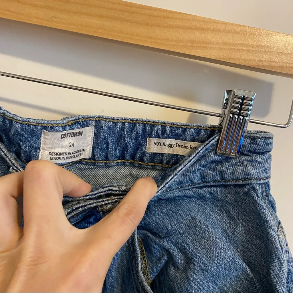 Cotton:On 90s Baggy Denim Jort size 24 - Image 5