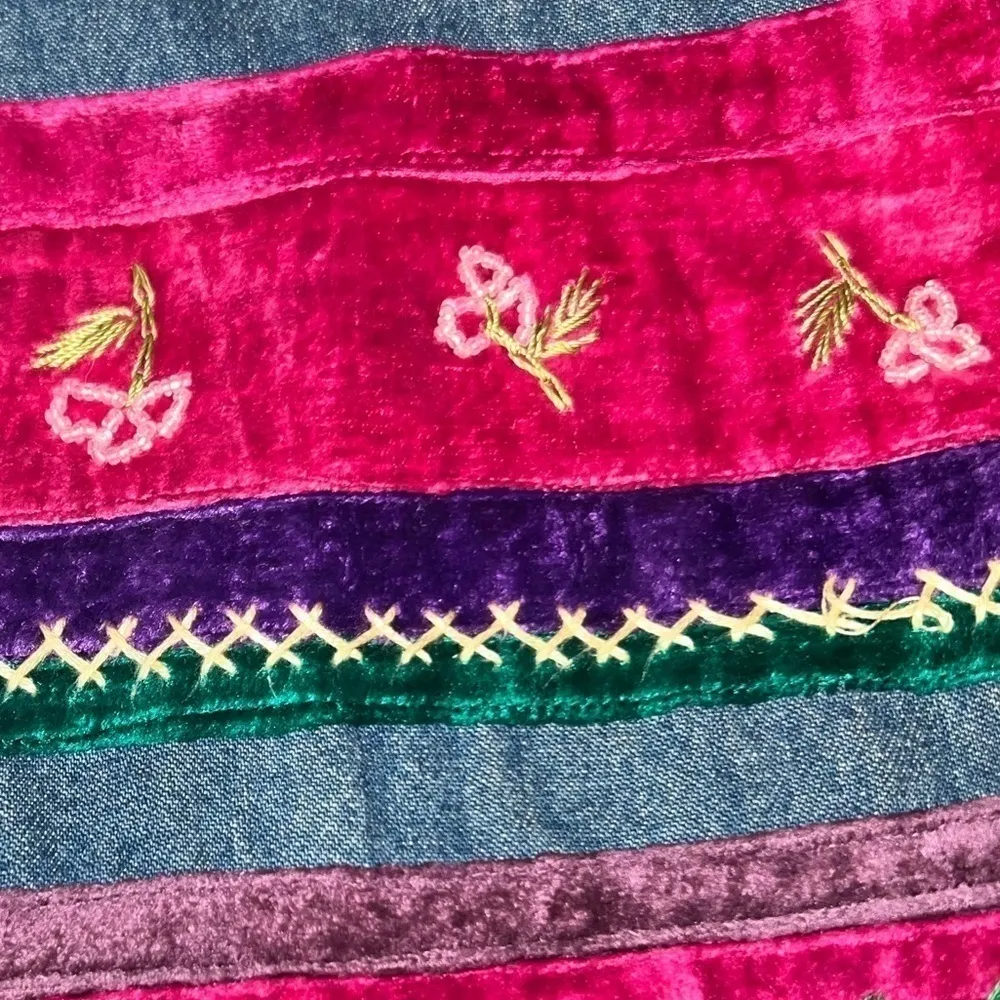 Vintage 90s Y2K Susan Bristol Casuals Embroidered and Beaded Jean Vest Size S‎ - Image 10