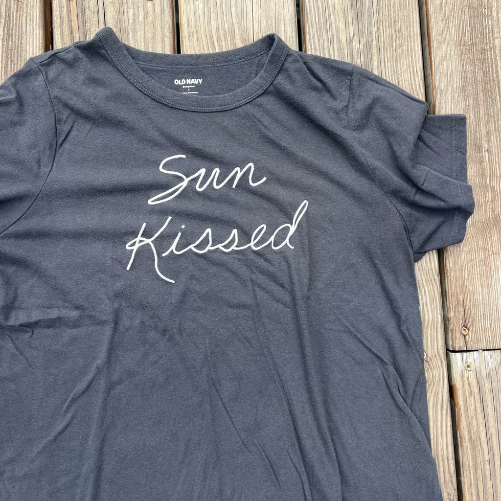Old Navy Sun Kissed T-Shirt | size large - Image 2