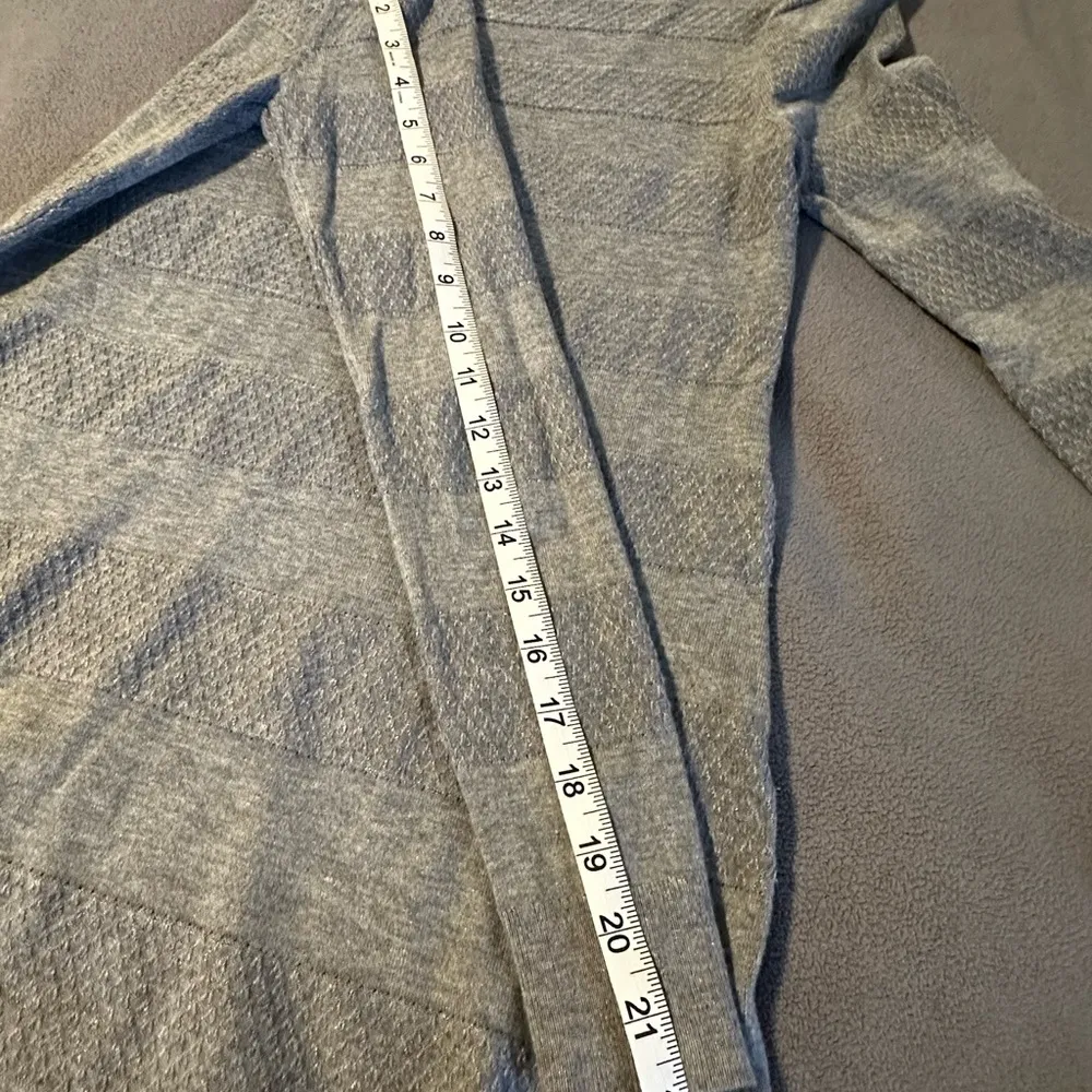 White House | Black Market  Women’s Tunic Small Striped Gray Textured. Boat Neck. - Image 4