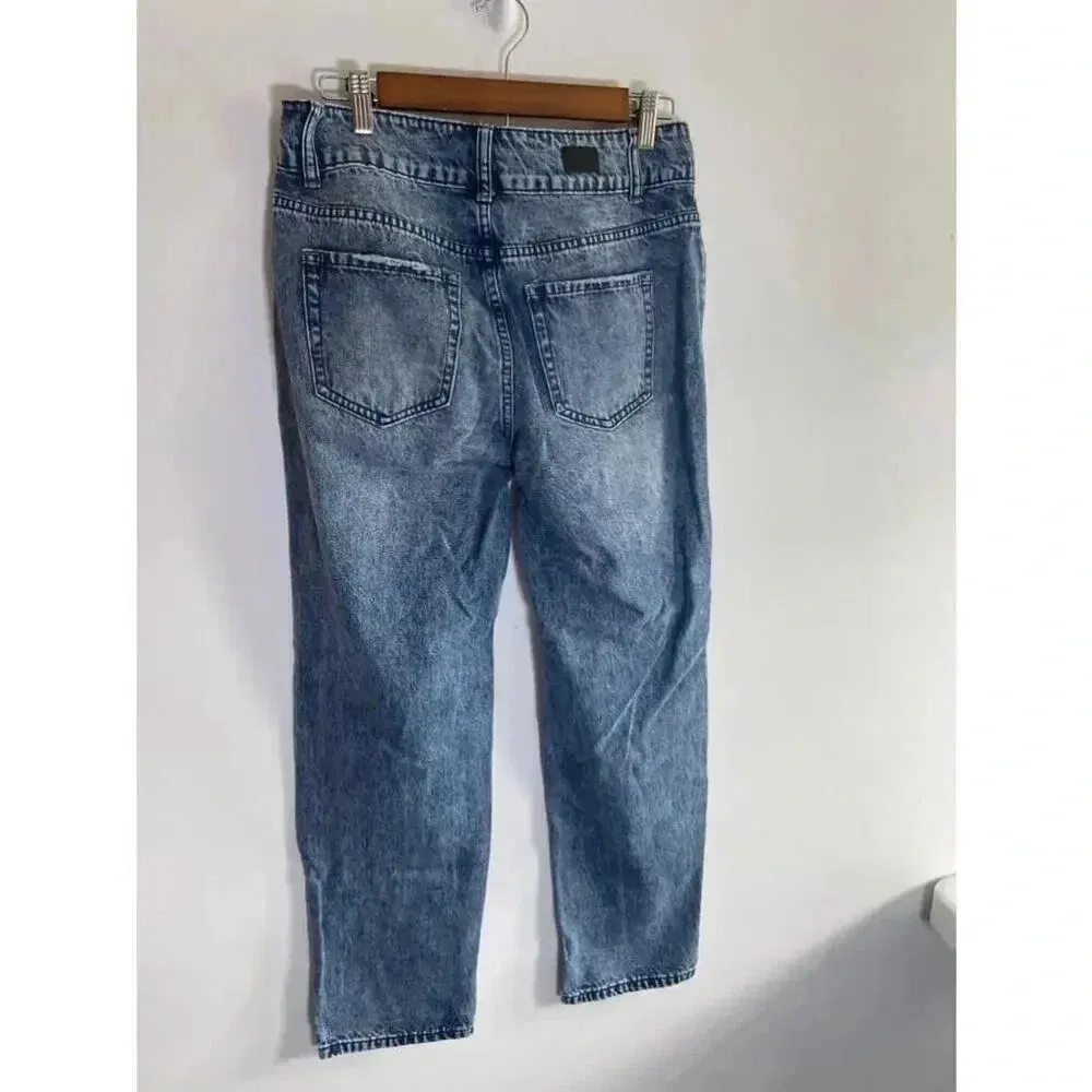 Women's Flamingo Distressed Boyfriend Jeans Size M Blue EUC! 0112 - Image 6