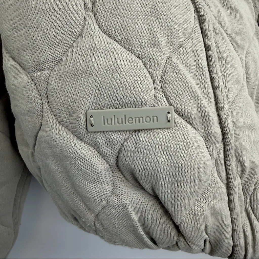 Lululemon Quilted Bomber Jacket riverstone size 2 zip pockets sage green - Image 8