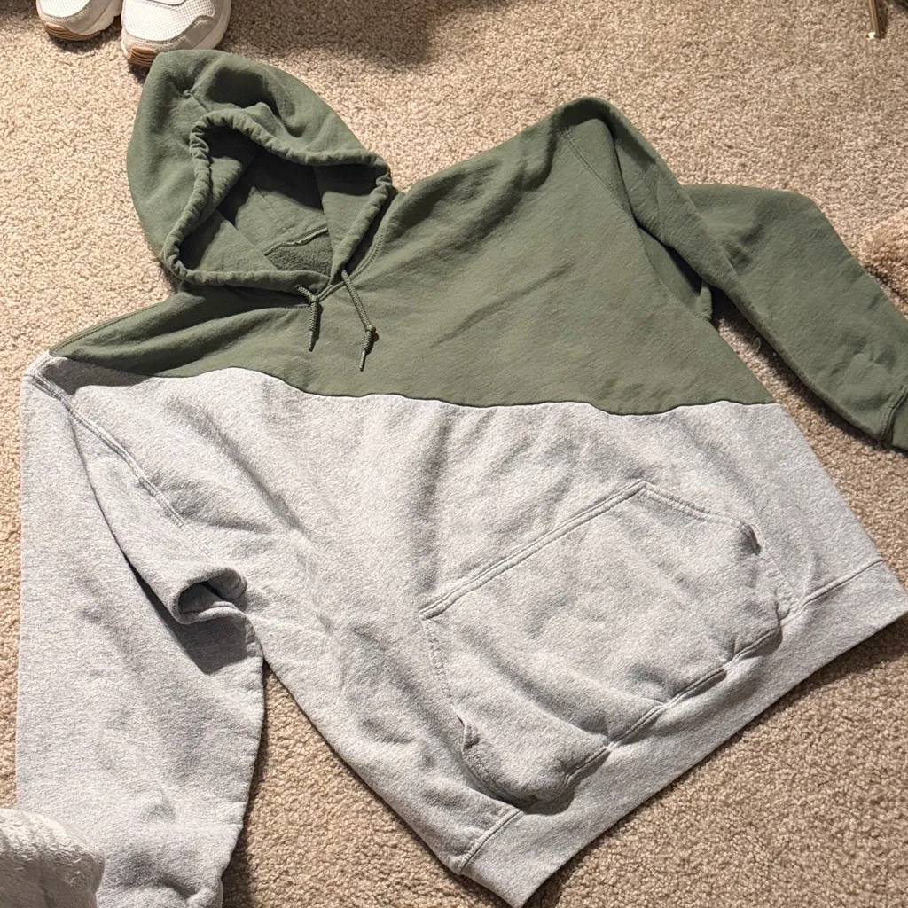 Two Tone Green and Gray Hoodie Sweatshirt Size M - Image 3