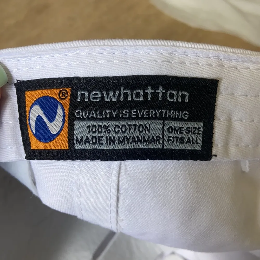 White belt backing Hat - Image 3