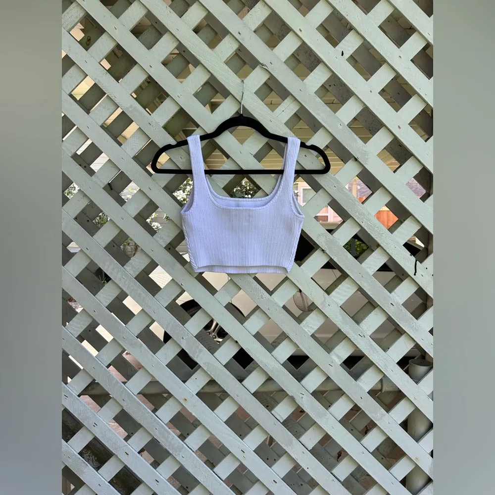 ❤️Aritzia Babaton sculpt knit cropped top - Image 2