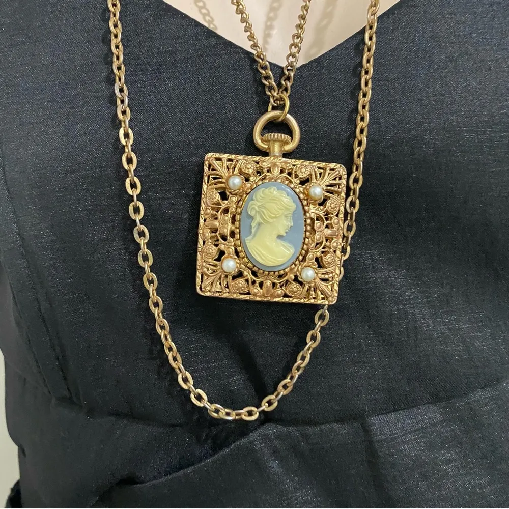 Vintage Unsigned Victorian Lady Cameo Pendant Necklace - Image 4