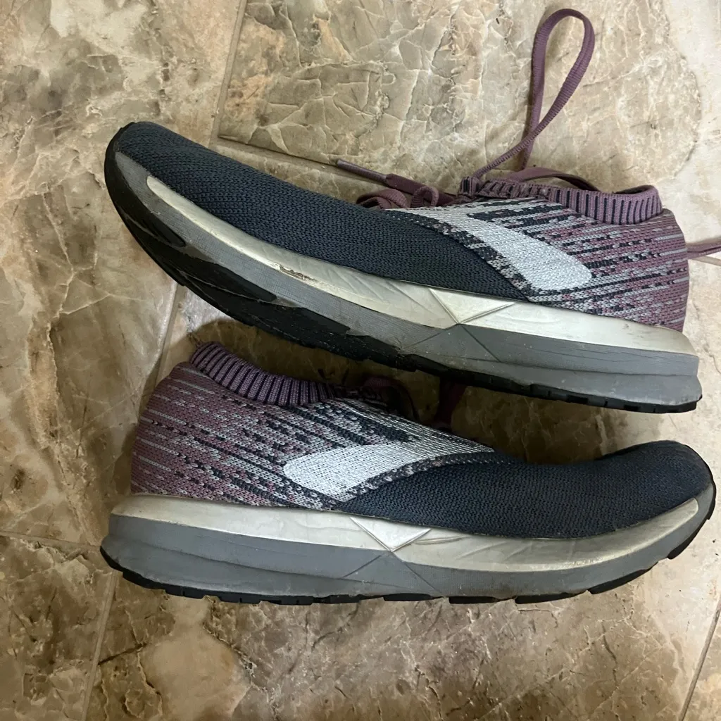 Brooks Ricochet Running Shoes - Image 4