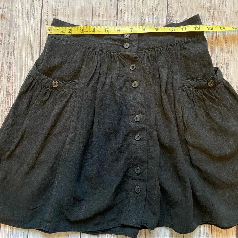 Urban Outfitters Linen Button Down Mini Skirt.  Size Small. EUC - Image 4