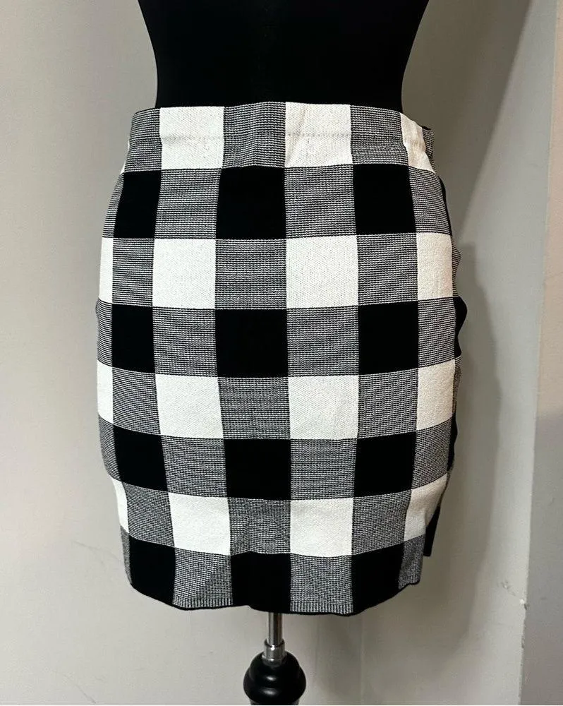 Rachel Roy Black & White Monochromatic Plaid Mini Skirt in Size Medium - Image 4