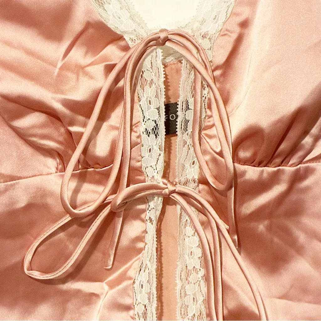 WHITE FOX‎ BOUTIQUE Size Medium Pink Satin Lace Trim Tie Keep Doing You Crop - Image 3