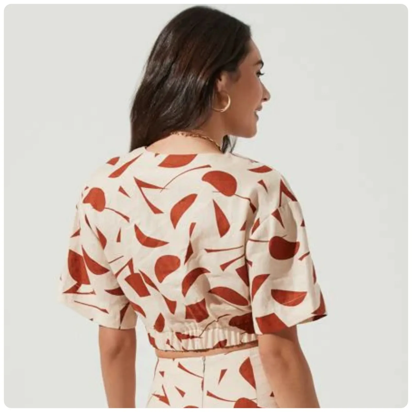 ASTR The Label Womens Abstract Linen Blend Nirina Cropped Faux Wrap Top Size S Tan - Image 2