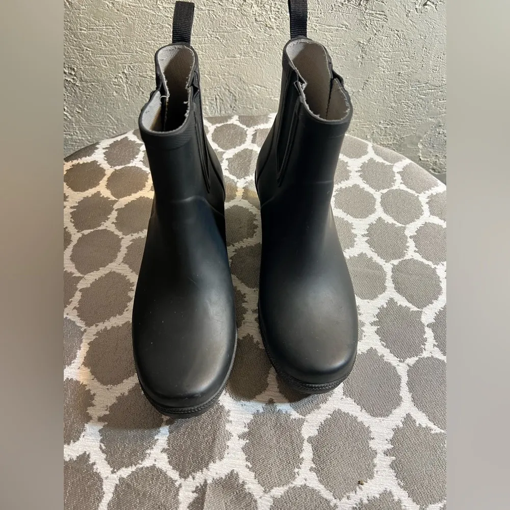 Tretorn Stylish Black Ankle Boots measures 9.25 inches. No size mark- fits 7:5-8 - Image 6