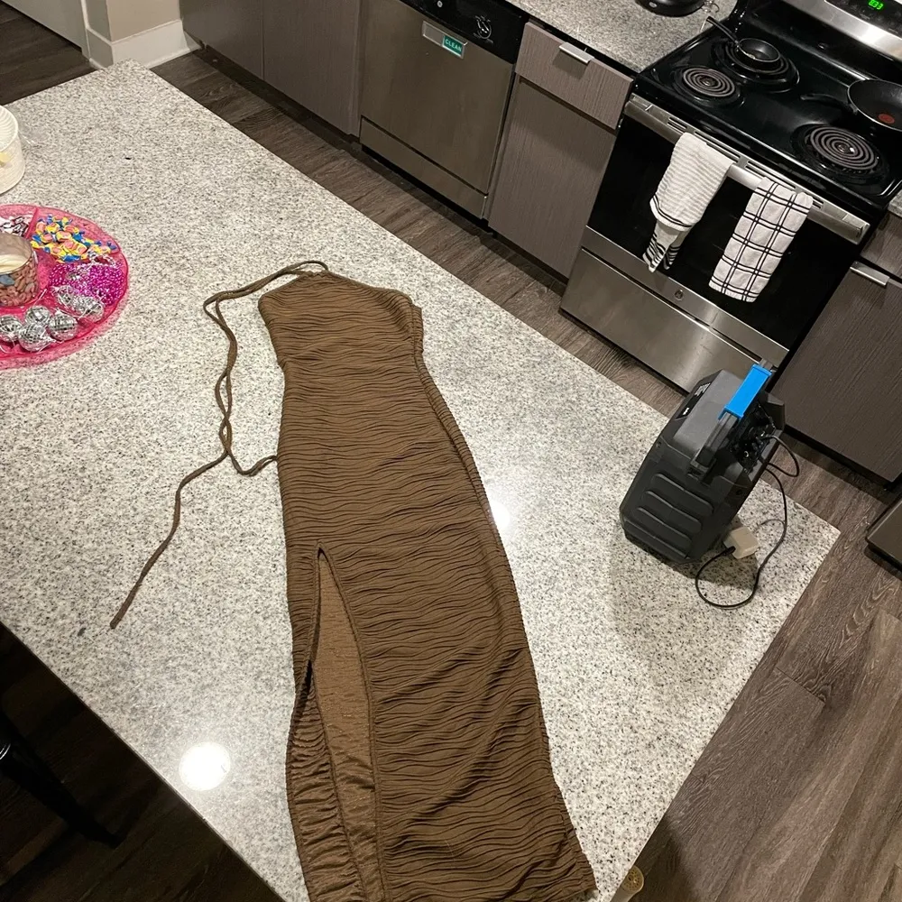 Brown bodycon form fitting swirl raised pattern Halter maxi Dress with slit Size XS - Image 2