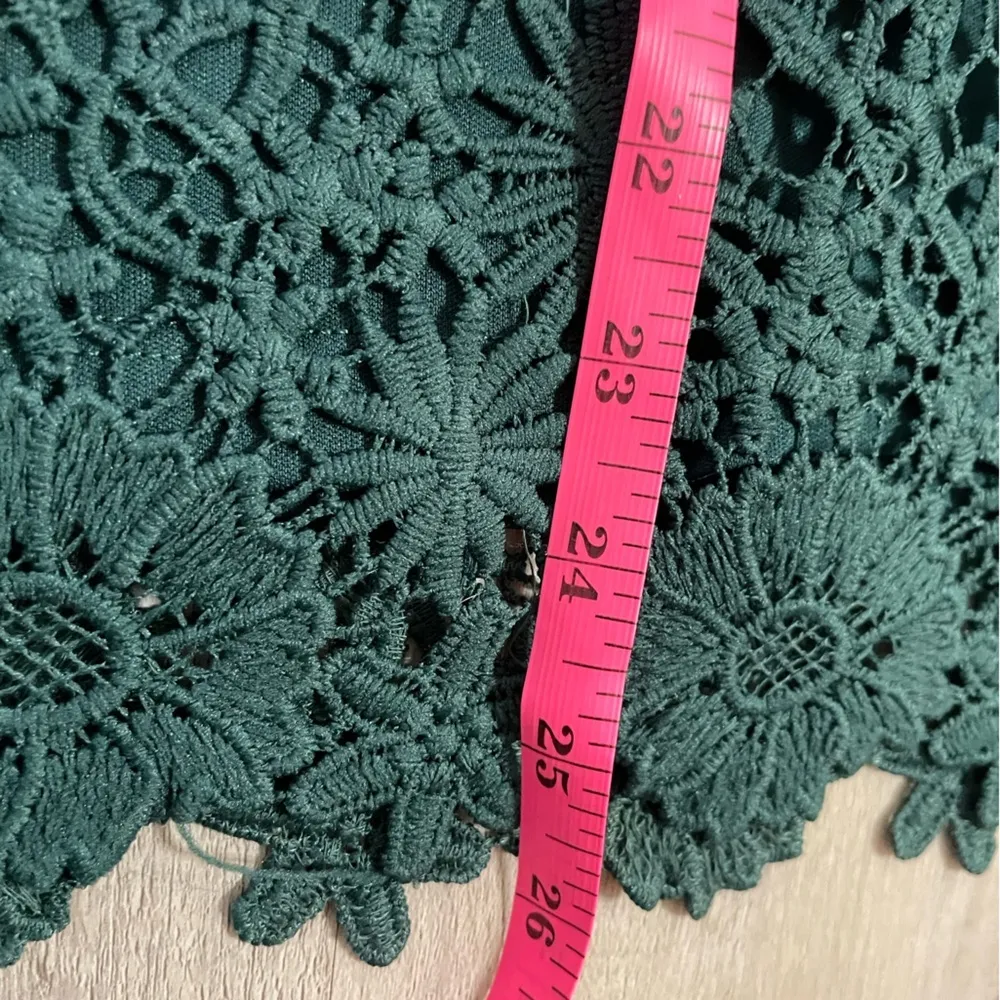 Lulu’s Crochet Cutie Forest Green Crochet Lace Off-the-Shoulder Dress. Size M - Image 4