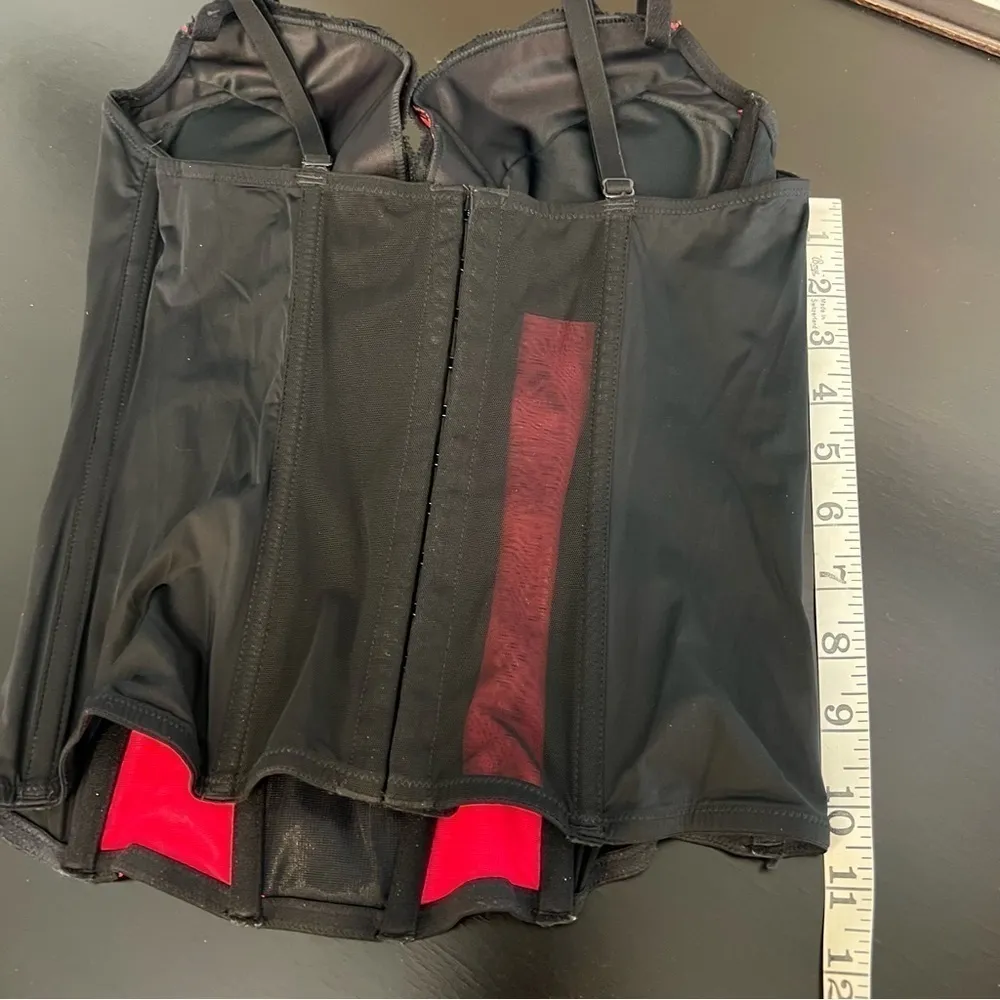 La Senza pinup mesh and lace corset bustiere, padded underwire, red & black, M - Image 10