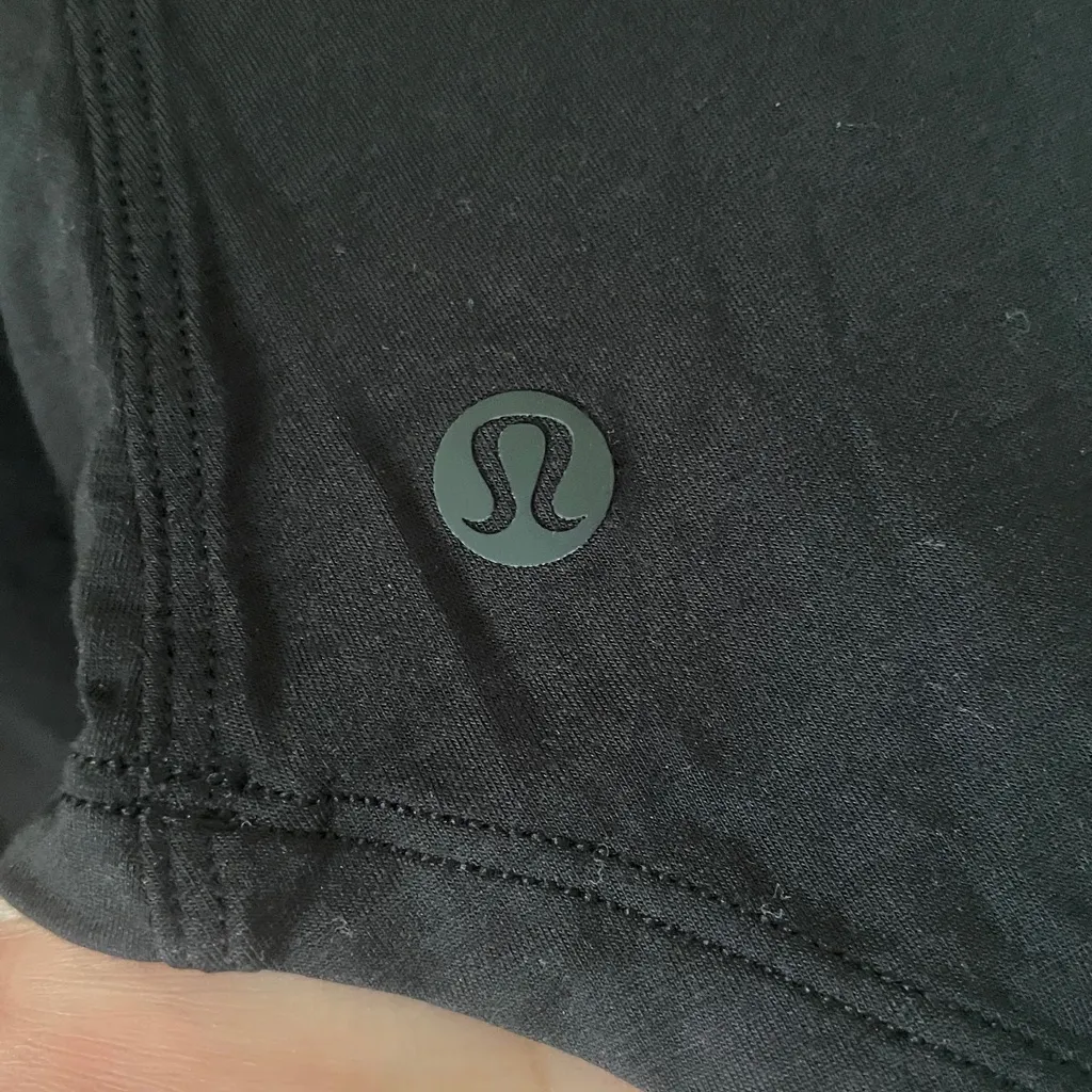 Lululemon Draped Bum Covering Long Sleeve Size 2 Black Excellent Condition - Image 8