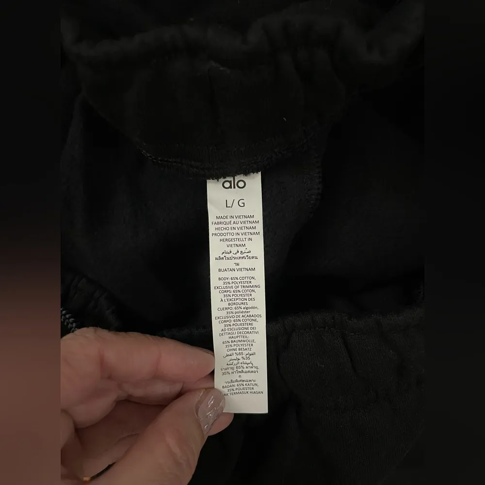 NWOT Alo Yoga Accolade Sweatpants Cool Chrome Logo Black, Pockets Size L - Image 8