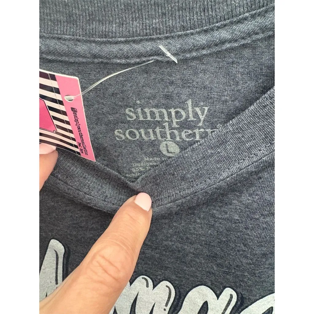 Simply Southern Women's Gray "Mama Needs Wine" T-Shirt‎ Size L New with tags - Image 2